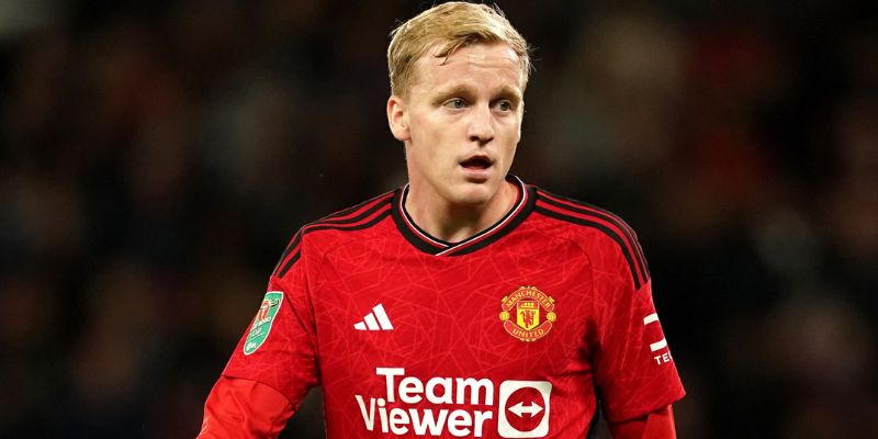 Những thông tin cần biết về cầu thủ Van De Beek