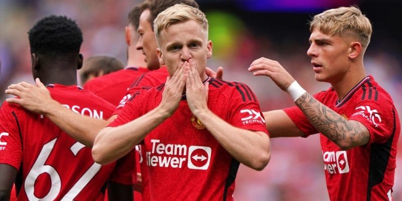 Thành tích thi đấu đáng nể của cầu thủ người Hà Lan Van De Beek